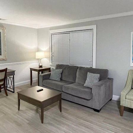 Marco Island Lakeside Inn Εξωτερικό φωτογραφία
