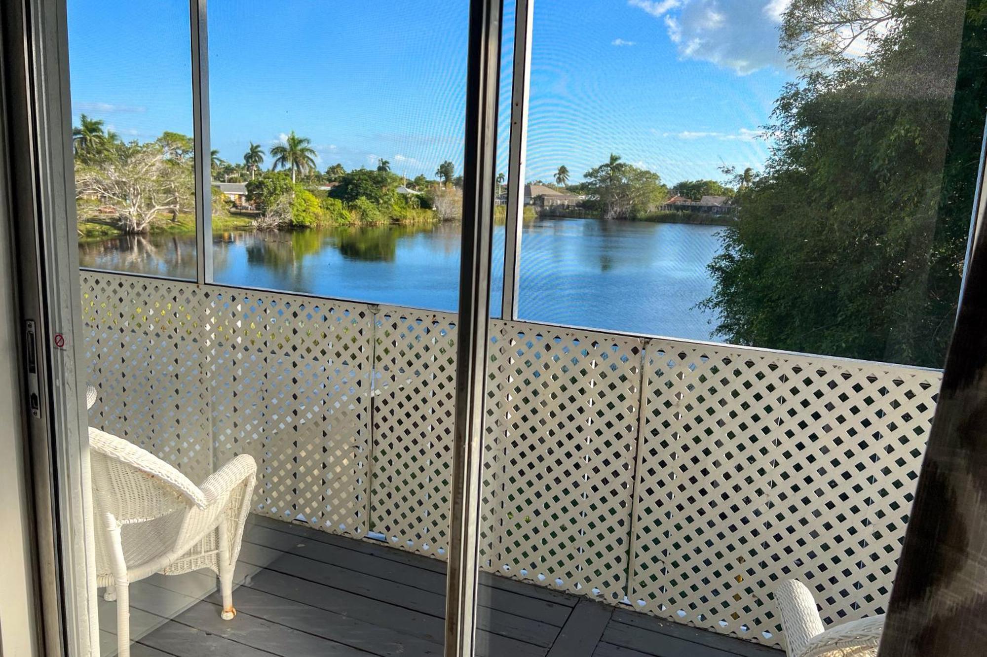 Marco Island Lakeside Inn Εξωτερικό φωτογραφία