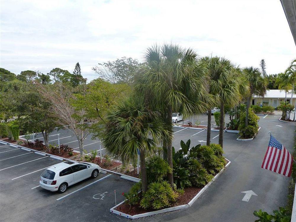 Marco Island Lakeside Inn Εξωτερικό φωτογραφία